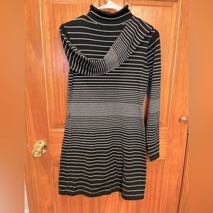 TITLE NINE - Size S - Mock Turtle Neck Sweater Dress - Black and off white